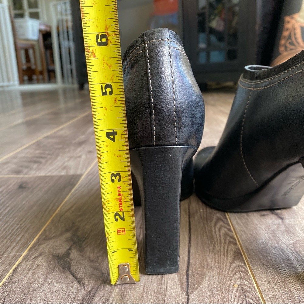 Naturalizer “Annabel” black heeled zip up leather ankle booties rubber heel - Picture 12 of 12